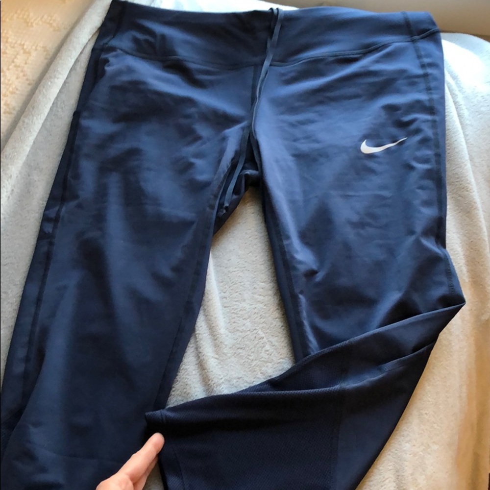 Nike Dri Fit 3/4 Leggings - L